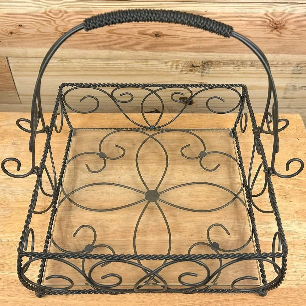 Southern Living Jamestown Centerpiece